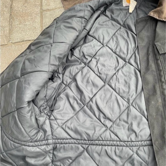Black Carhaartt jacket slightly worn!! - Picture 3 of 4
